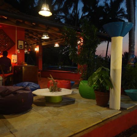 The Yuppi Hippi Female Hostel อันจูนา ภายนอก รูปภาพ