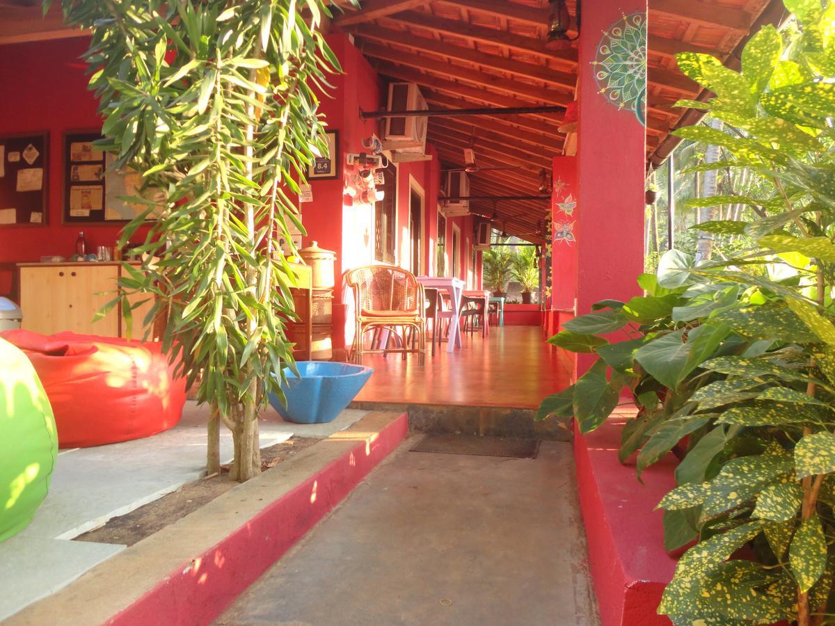 The Yuppi Hippi Female Hostel อันจูนา ภายนอก รูปภาพ