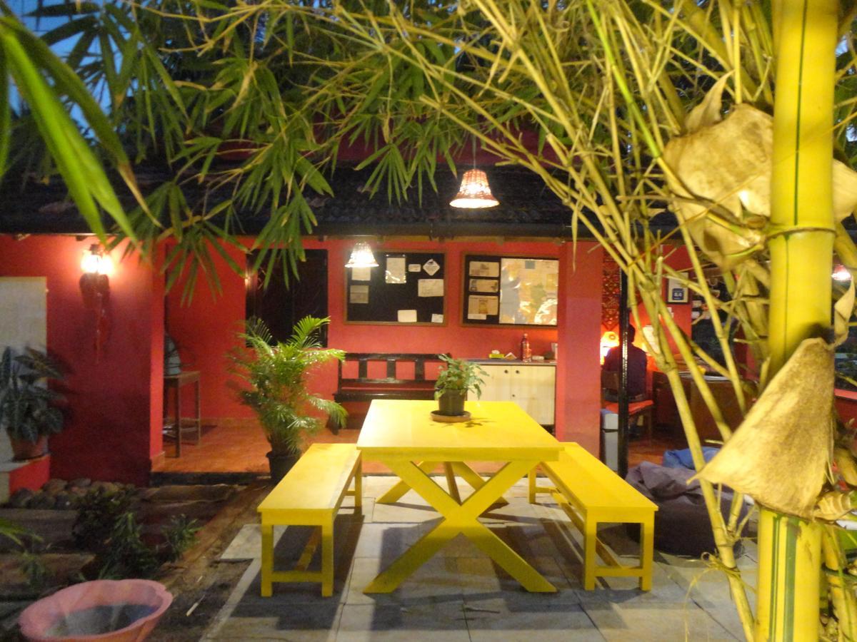 The Yuppi Hippi Female Hostel อันจูนา ภายนอก รูปภาพ