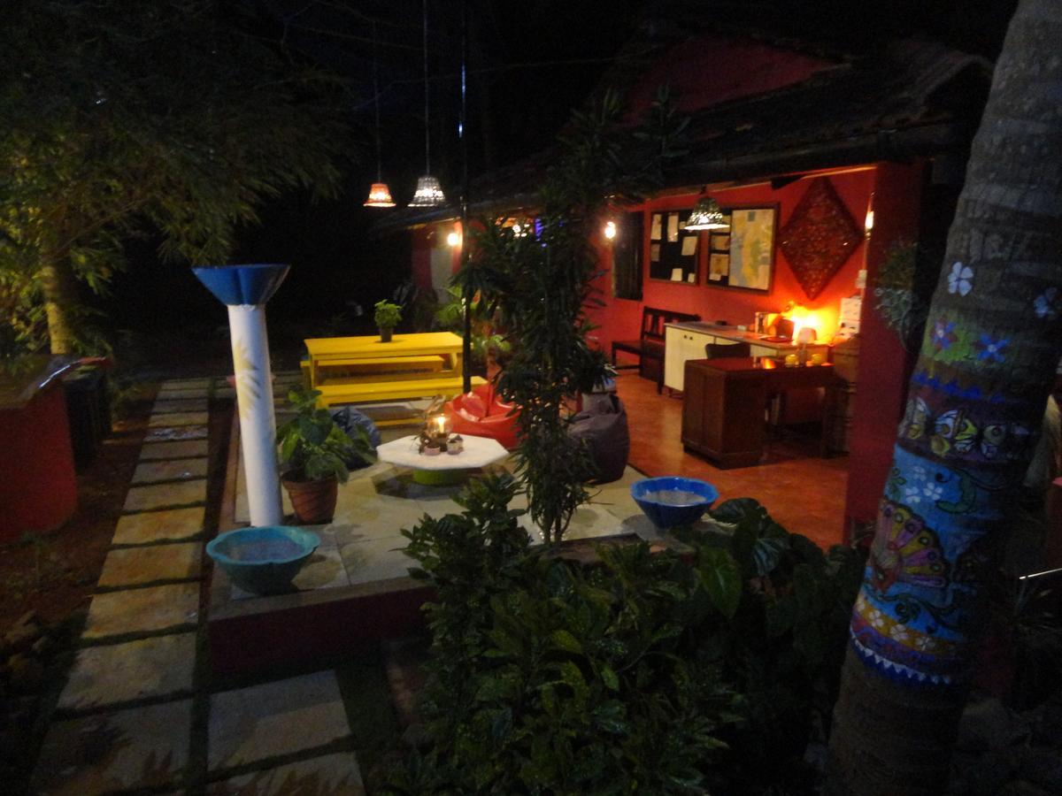 The Yuppi Hippi Female Hostel อันจูนา ภายนอก รูปภาพ