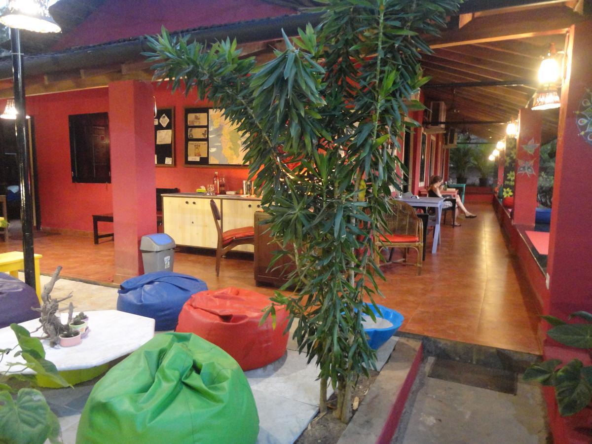 The Yuppi Hippi Female Hostel อันจูนา ภายนอก รูปภาพ