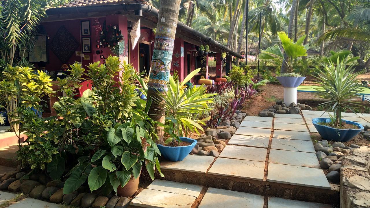 The Yuppi Hippi Female Hostel อันจูนา ภายนอก รูปภาพ